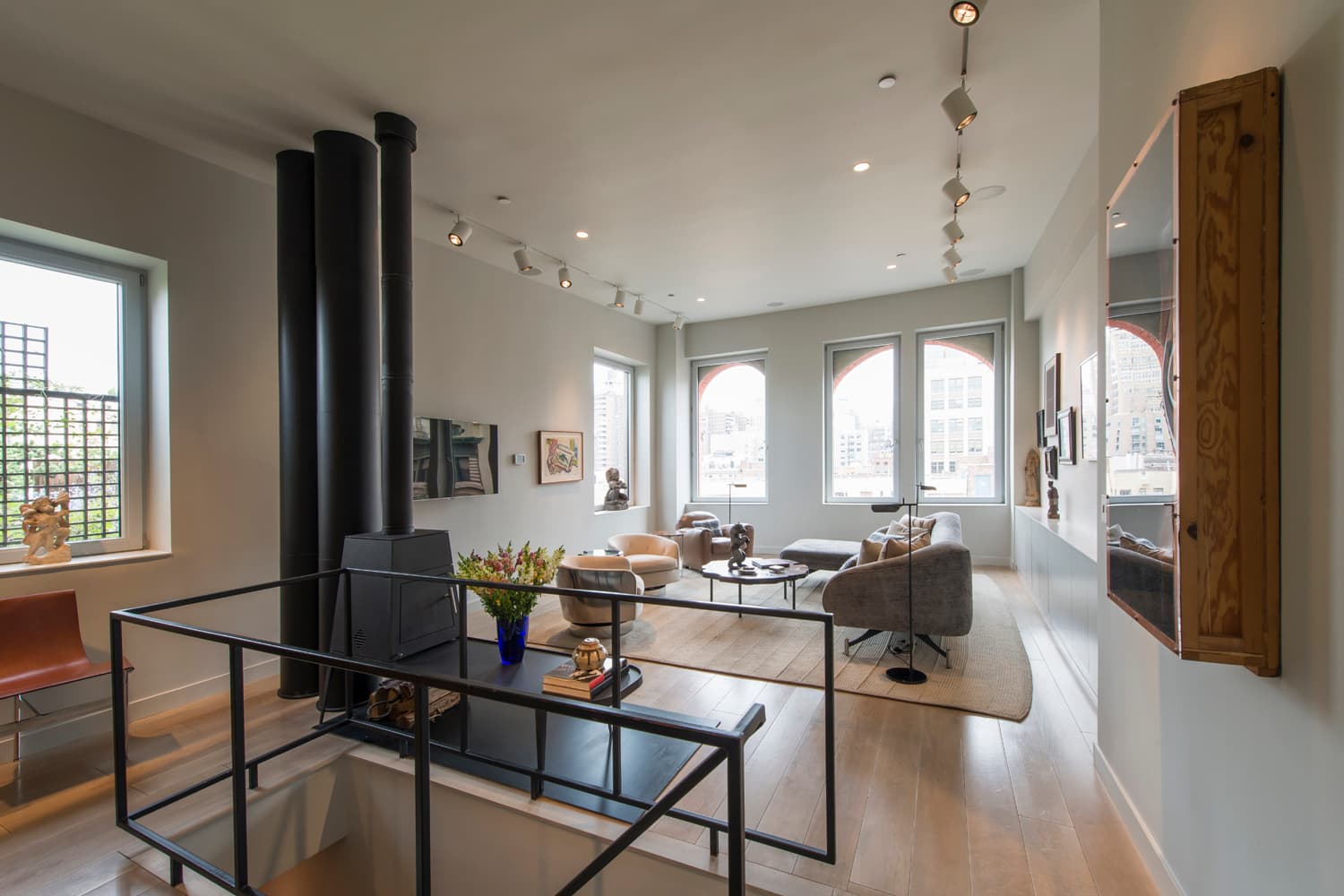 Chelsea Apartment — image 2
