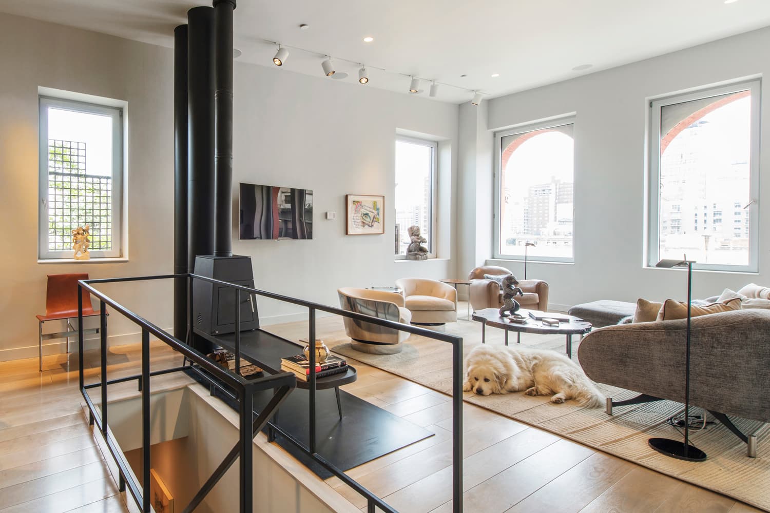 Chelsea Apartment — image 4